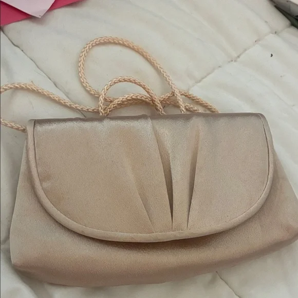 La Regale Elegant Tan Satin Clutch - Picture 1 of 4